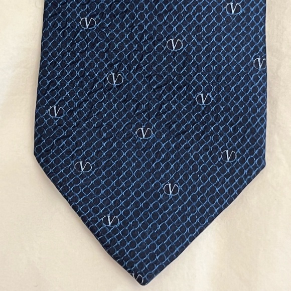Valentino men’s logo tie. Excellent condition. - Picture 1 of 3